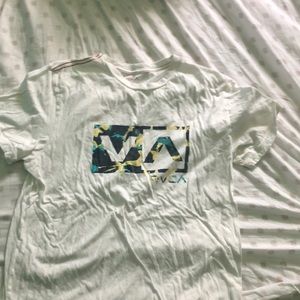 White rvca shirt
